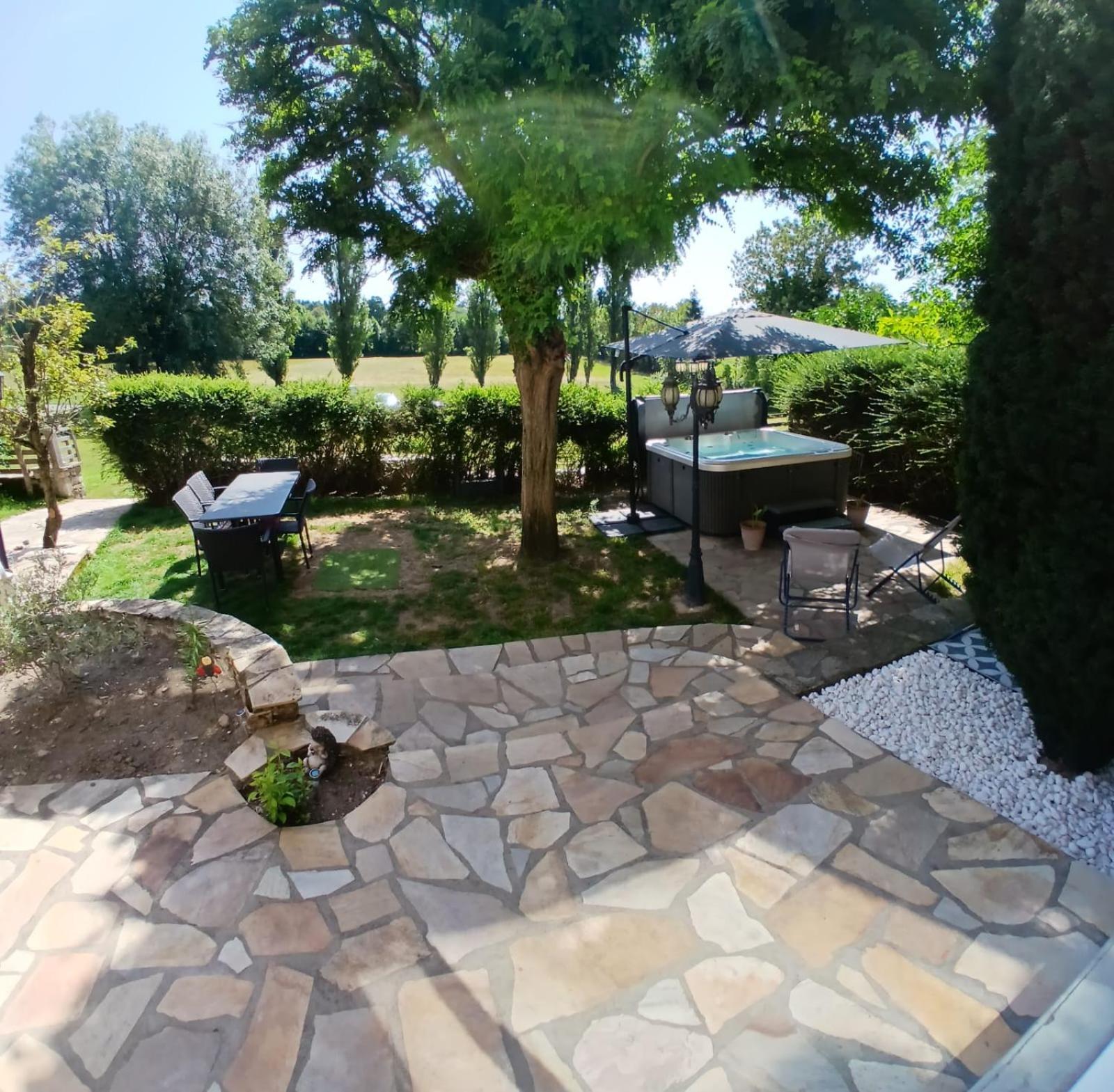 L'Aurigast Bed & Breakfast Auriac-Lagast Ngoại thất bức ảnh
